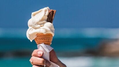 ice-cream-cone-1274894_1920.jpg